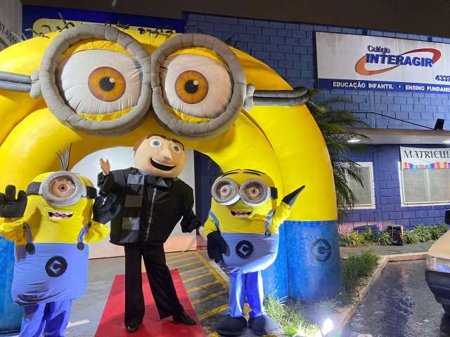 Minions personagens vivos cover Festa animação