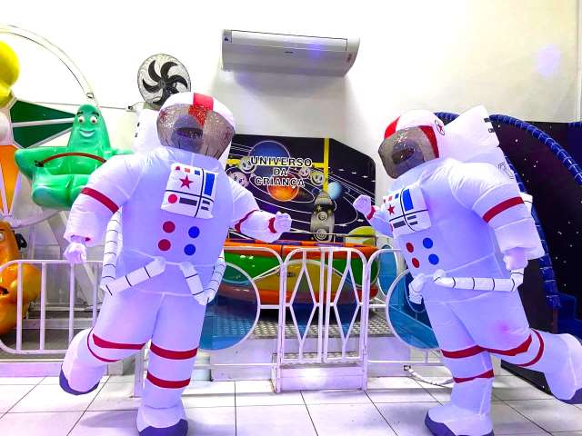 Astronautas personagens vivos cover festa infantil