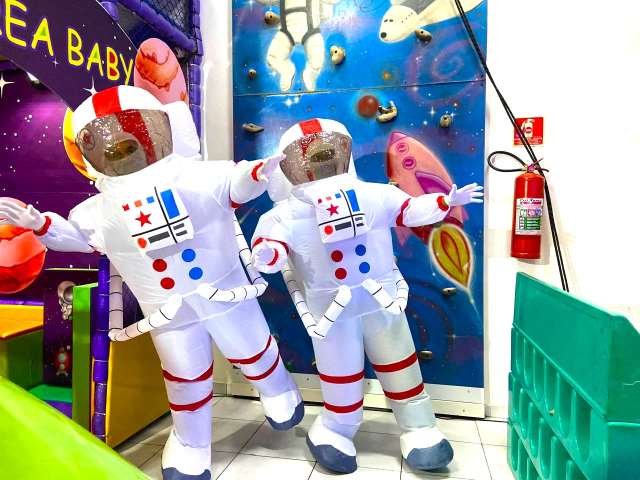 Astronautas personagens vivos cover festa infantil