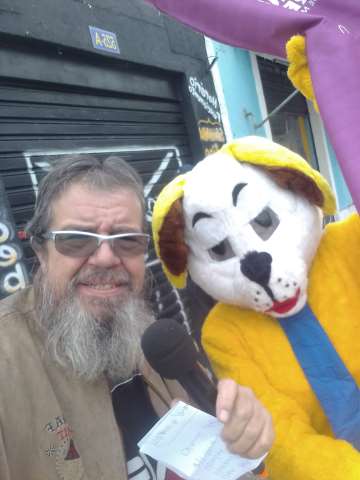 personagem do cachorro inauguração de  pet shop 