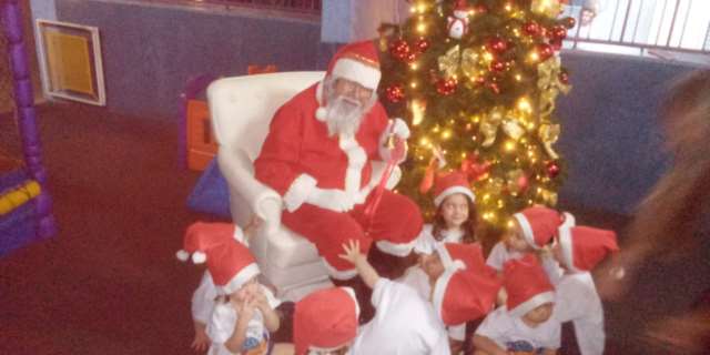 visita do papai noel supermercado e atacadista 