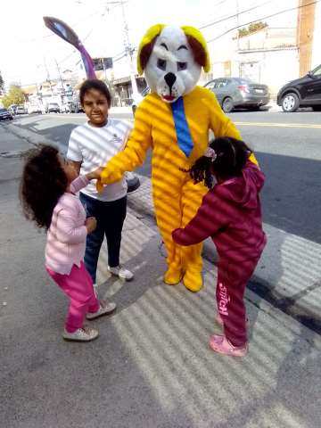 personagem do cachorro inauguração de  pet shop 
